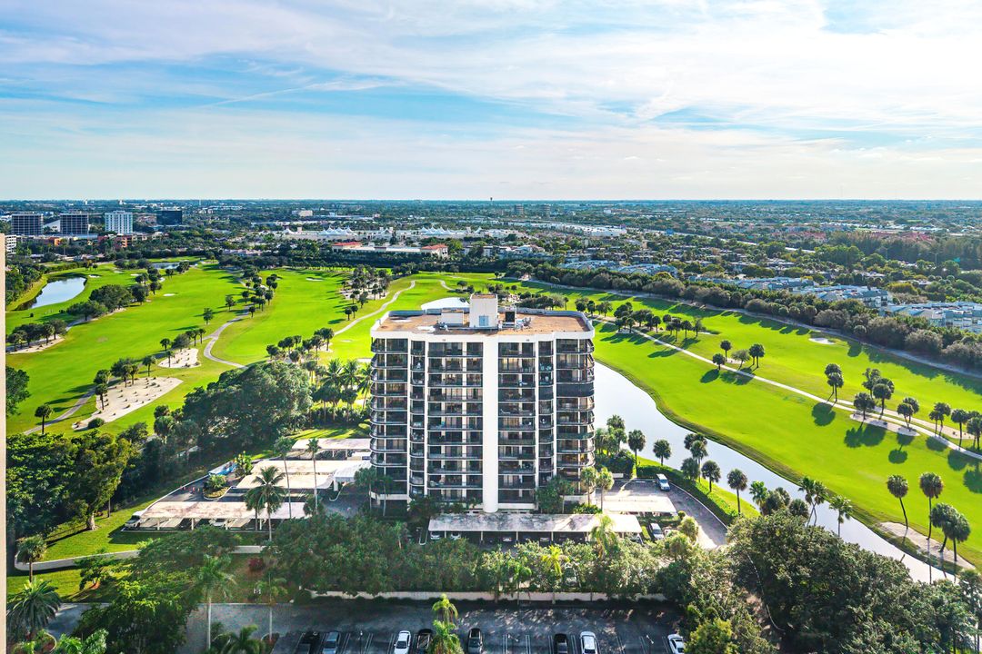 For Sale: $899,000 (3 beds, 2 baths, 2559 Square Feet)