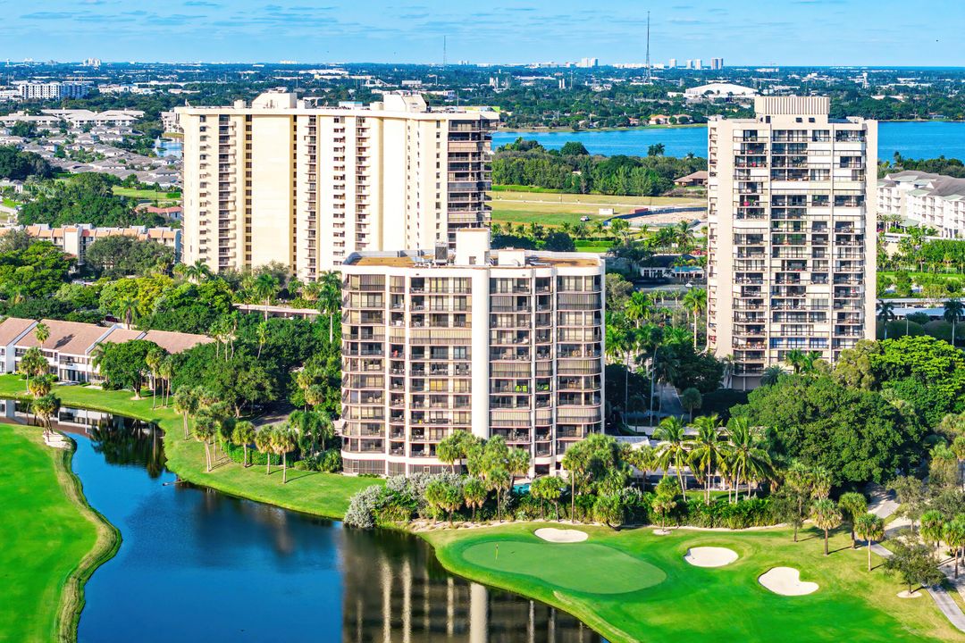 For Sale: $899,000 (3 beds, 2 baths, 2559 Square Feet)