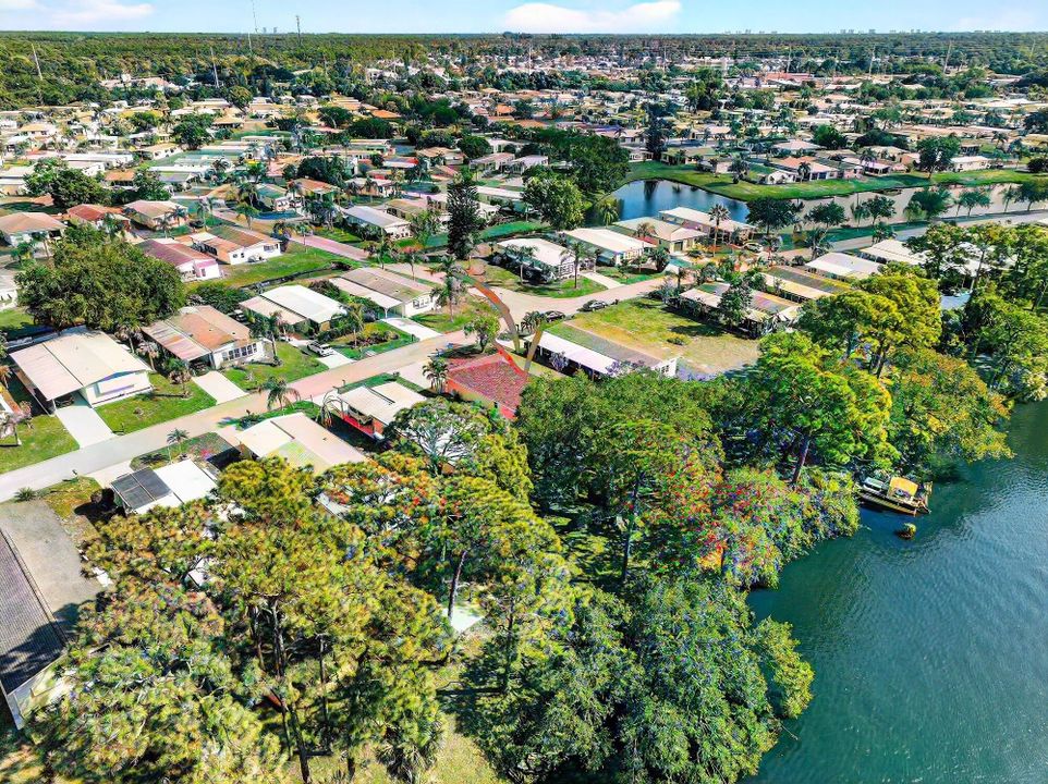 待售: $186,000 (2 贝兹, 2 浴室, 1319 平方英尺)