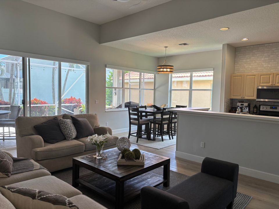 For Sale: $661,000 (3 beds, 2 baths, 1722 Square Feet)