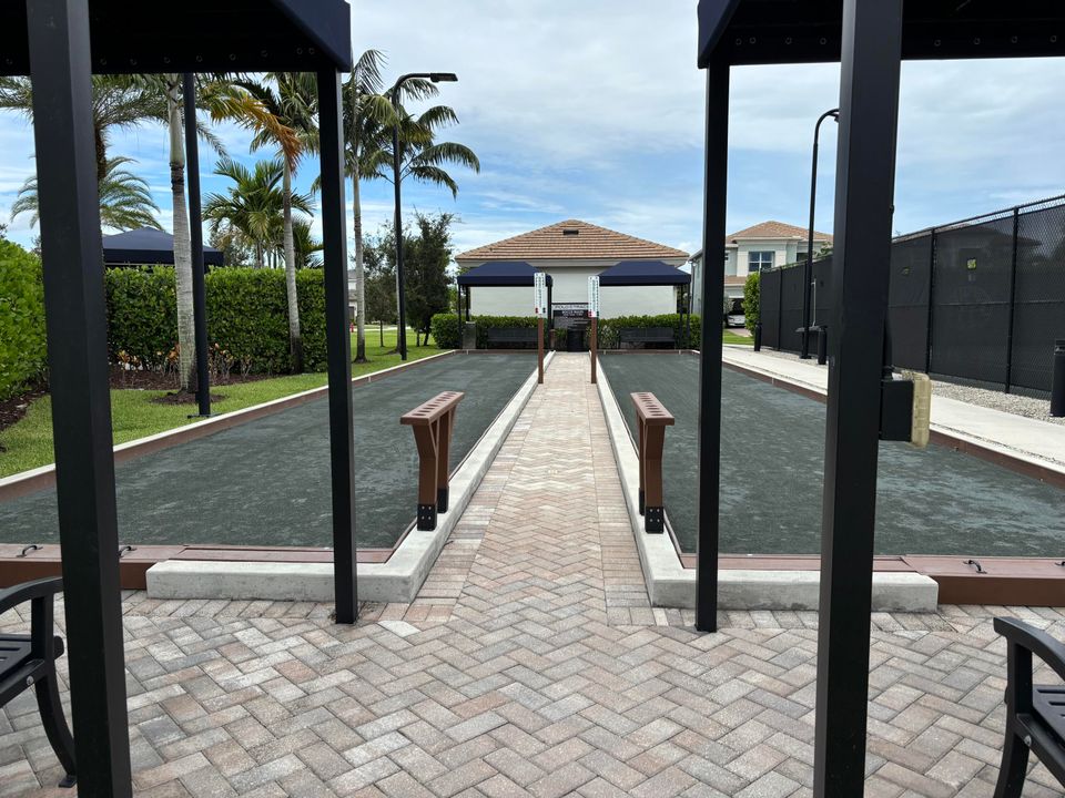 For Sale: $661,000 (3 beds, 2 baths, 1722 Square Feet)