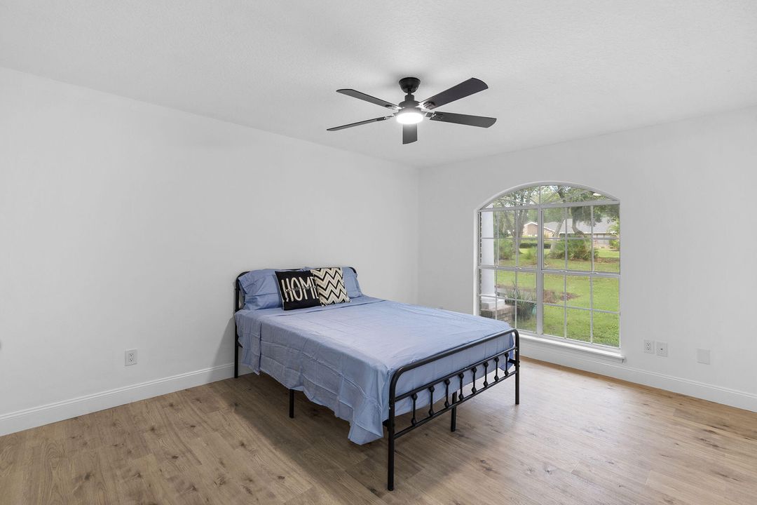 出租: $3,000 (4 贝兹, 2 浴室, 2519 平方英尺)