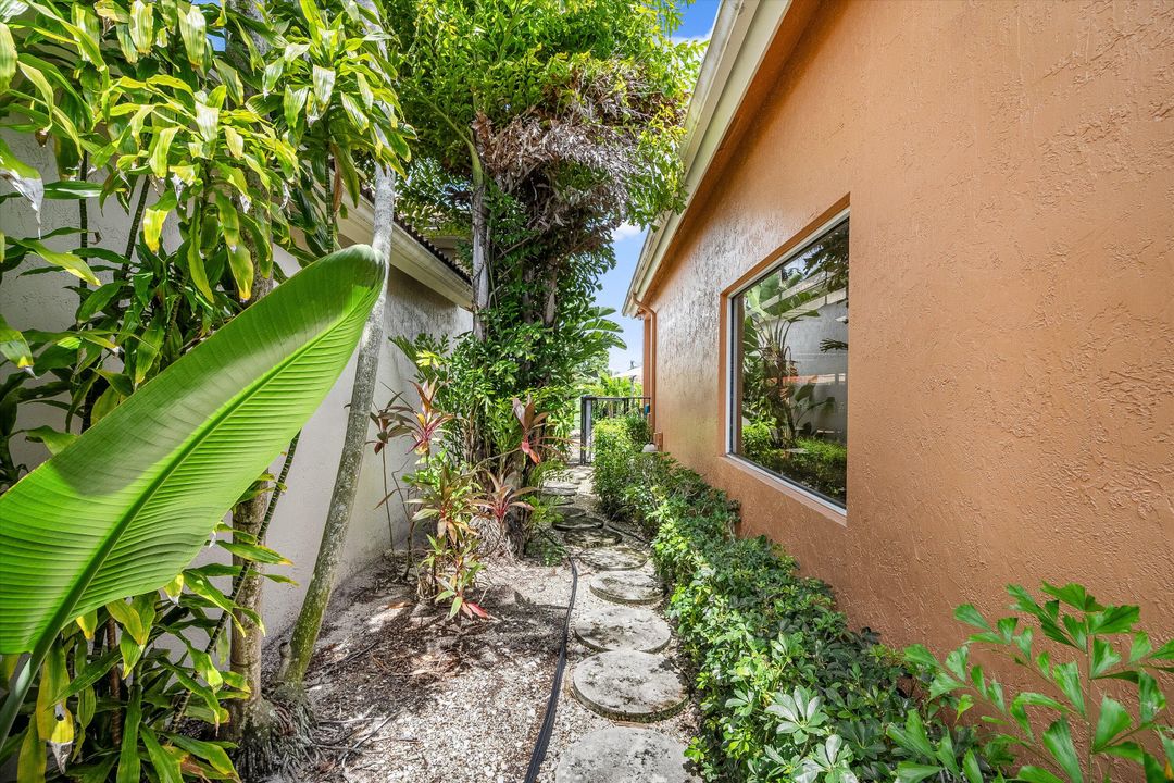 待售: $779,000 (3 贝兹, 2 浴室, 2572 平方英尺)