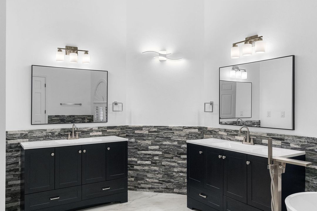 出租: $3,000 (4 贝兹, 2 浴室, 2519 平方英尺)