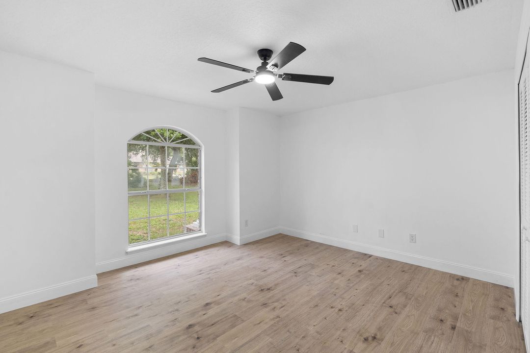 出租: $3,000 (4 贝兹, 2 浴室, 2519 平方英尺)