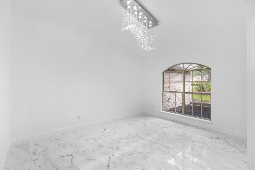 出租: $3,000 (4 贝兹, 2 浴室, 2519 平方英尺)