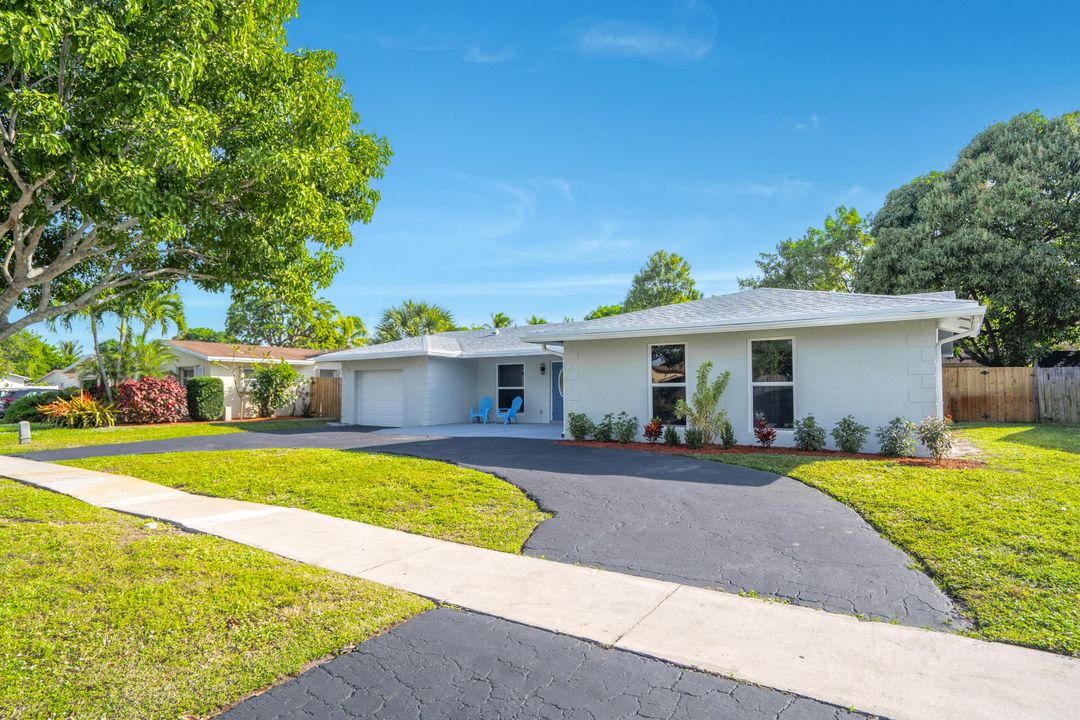 For Sale: $525,000 (4 beds, 2 baths, 1835 Square Feet)