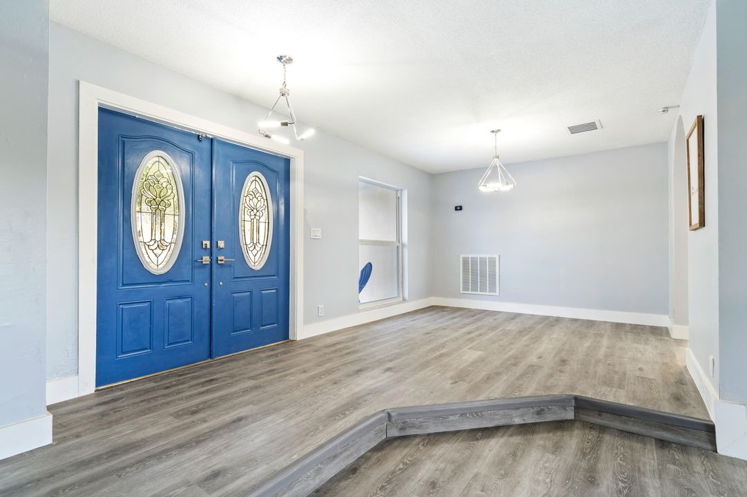 For Sale: $525,000 (4 beds, 2 baths, 1835 Square Feet)