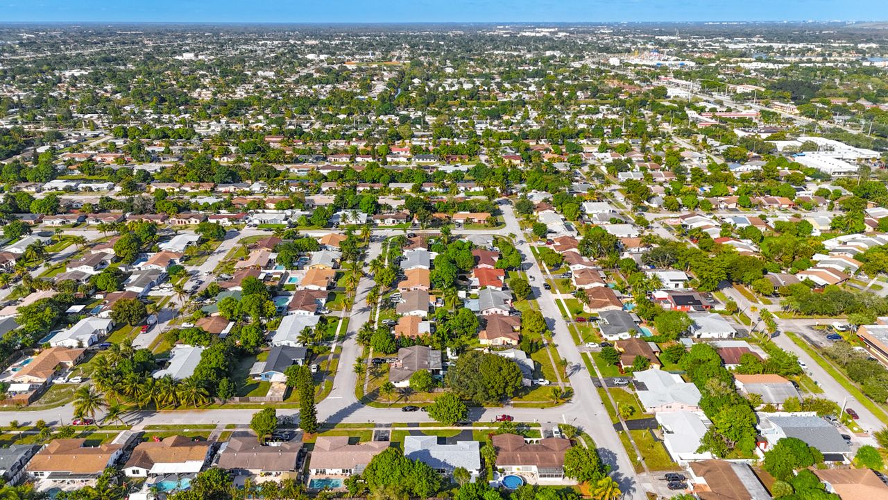 For Sale: $525,000 (4 beds, 2 baths, 1835 Square Feet)