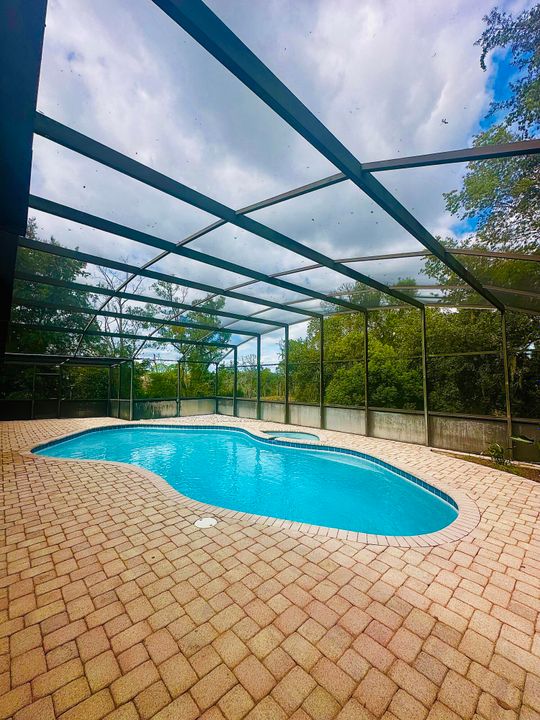 出租: $3,000 (4 贝兹, 2 浴室, 2519 平方英尺)