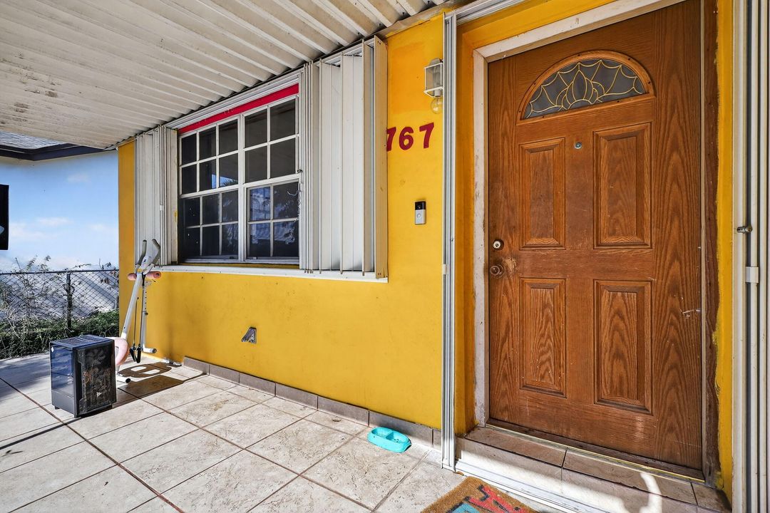 For Sale: $435,000 (3 beds, 2 baths, 1309 Square Feet)