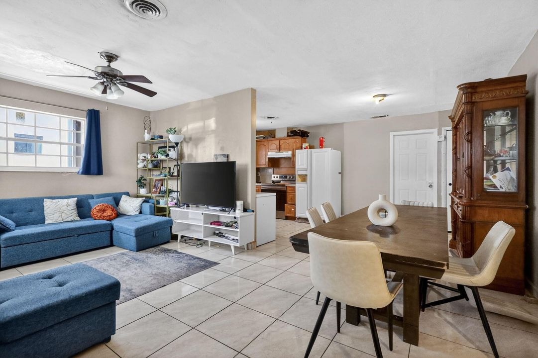 For Sale: $435,000 (3 beds, 2 baths, 1309 Square Feet)