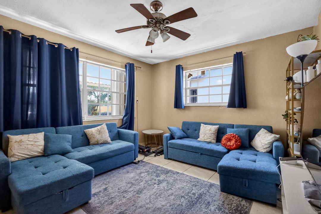 For Sale: $435,000 (3 beds, 2 baths, 1309 Square Feet)