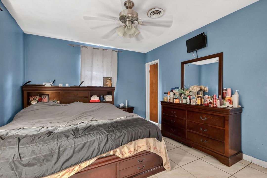 For Sale: $435,000 (3 beds, 2 baths, 1309 Square Feet)