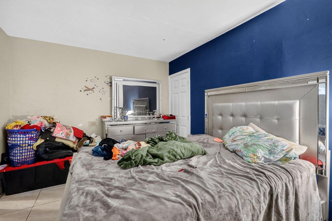 For Sale: $435,000 (3 beds, 2 baths, 1309 Square Feet)