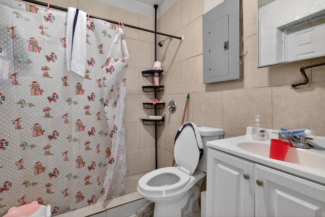 For Sale: $435,000 (3 beds, 2 baths, 1309 Square Feet)