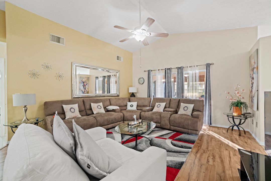 待售: $243,350 (2 贝兹, 2 浴室, 1530 平方英尺)