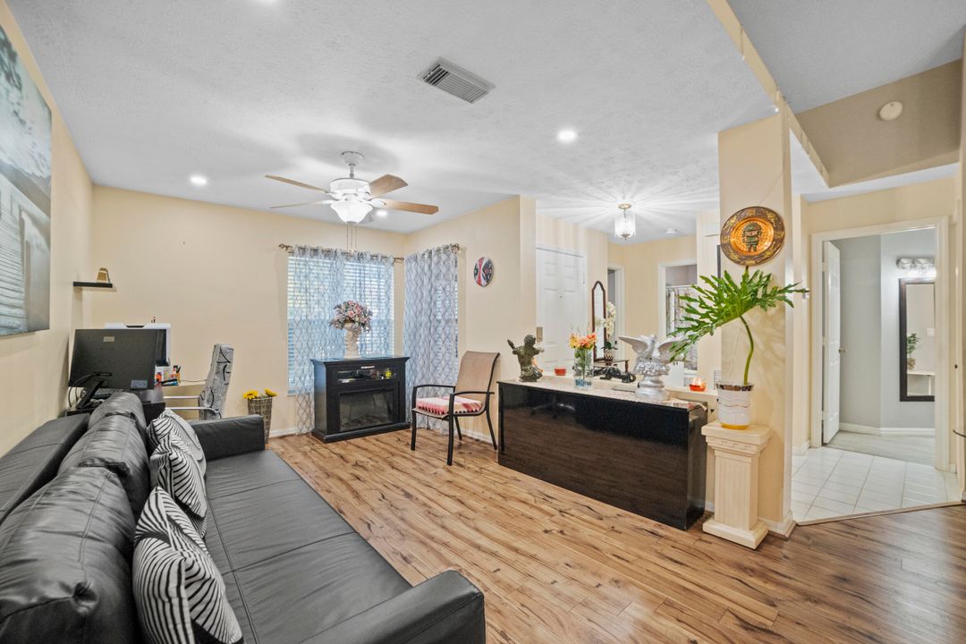 待售: $243,350 (2 贝兹, 2 浴室, 1530 平方英尺)