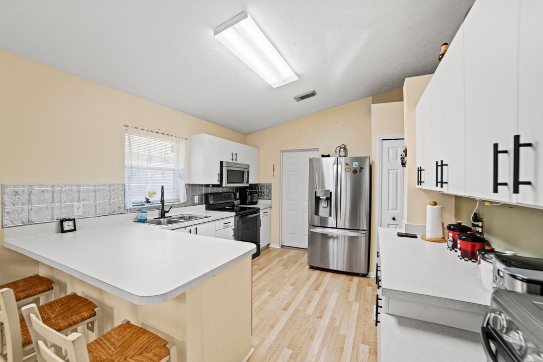 待售: $243,350 (2 贝兹, 2 浴室, 1530 平方英尺)