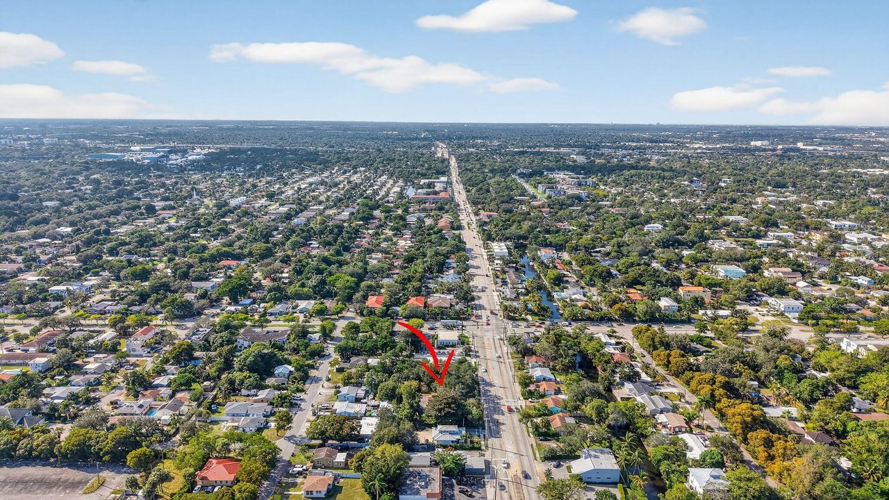 На продажу: $2,500,000 (2 спален, 1 ванн, 1384 Квадратных фут)