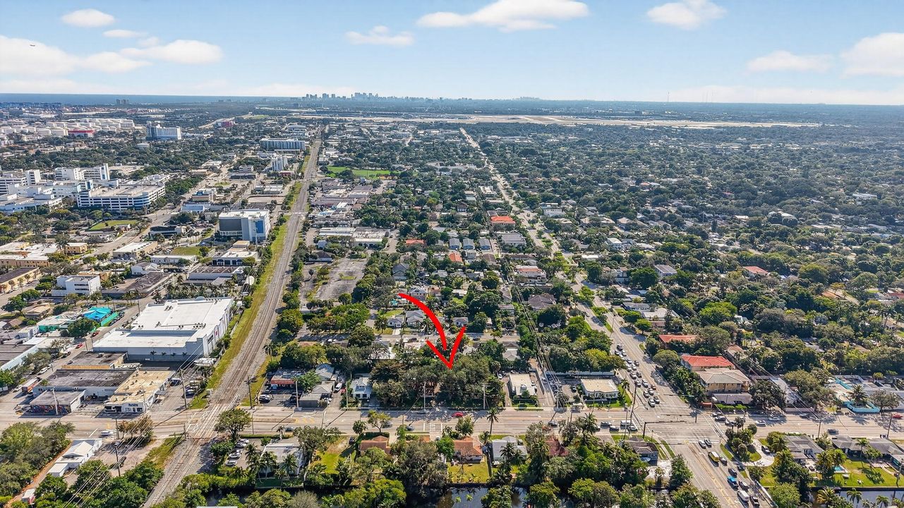 На продажу: $2,500,000 (2 спален, 1 ванн, 1384 Квадратных фут)