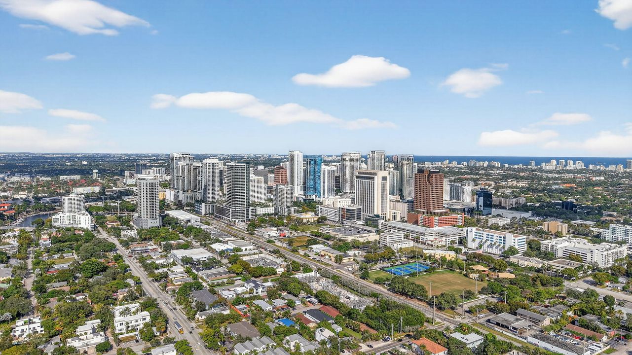 На продажу: $2,500,000 (2 спален, 1 ванн, 1384 Квадратных фут)