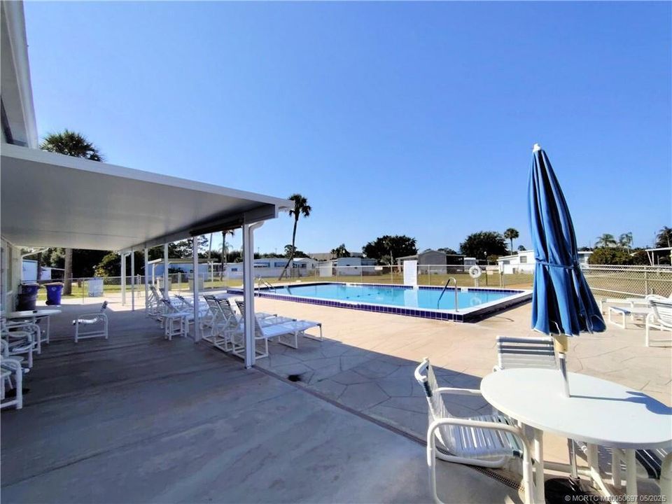 For Sale: $102,000 (2 beds, 2 baths, 672 Square Feet)