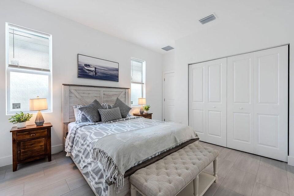 For Rent: $2,905 (3 beds, 2 baths, 1276 Square Feet)