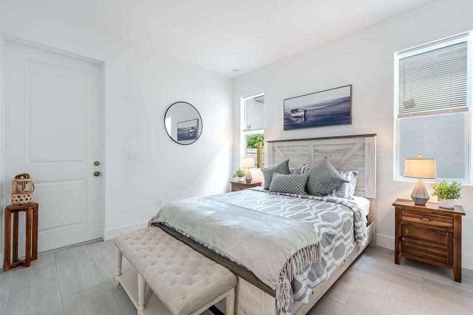 For Rent: $2,905 (3 beds, 2 baths, 1276 Square Feet)