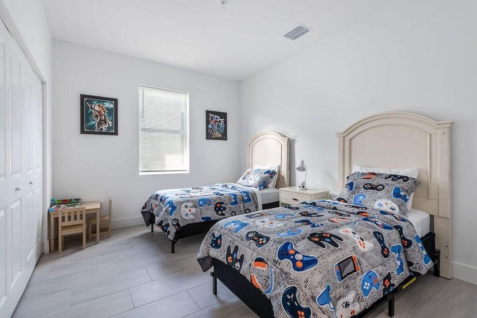 For Rent: $2,905 (3 beds, 2 baths, 1276 Square Feet)