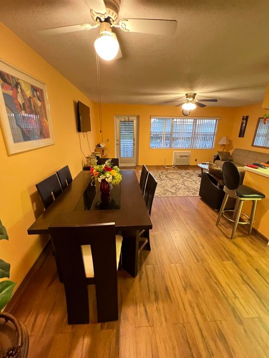 For Sale: $79,900 (1 beds, 1 baths, 646 Square Feet)