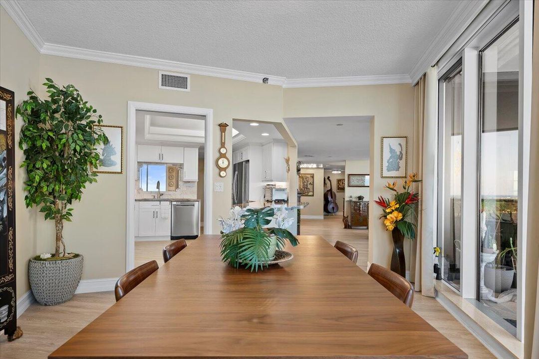 For Sale: $1,395,000 (2 beds, 2 baths, 2332 Square Feet)