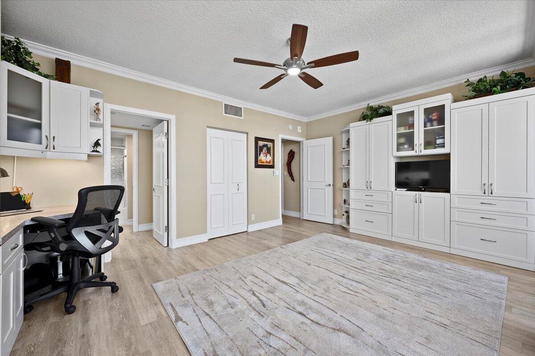 For Sale: $1,395,000 (2 beds, 2 baths, 2332 Square Feet)