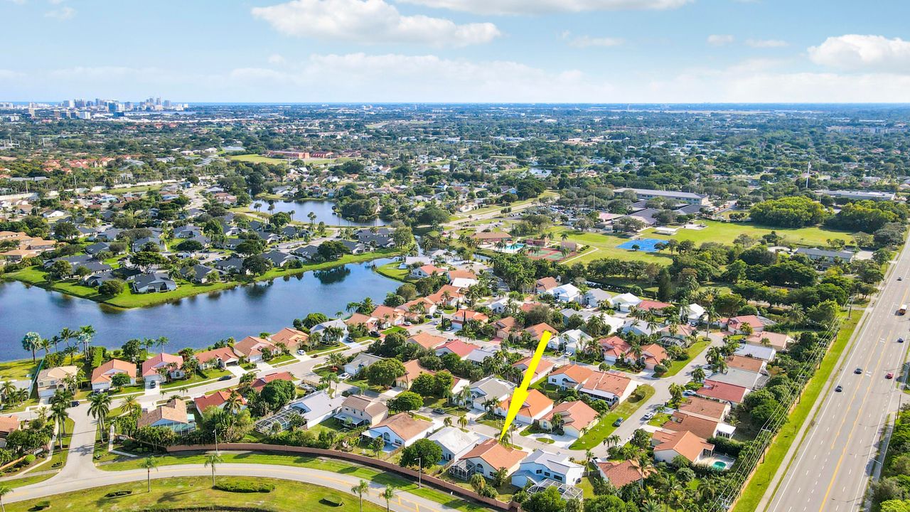 На продажу: $499,999 (3 спален, 2 ванн, 1808 Квадратных фут)