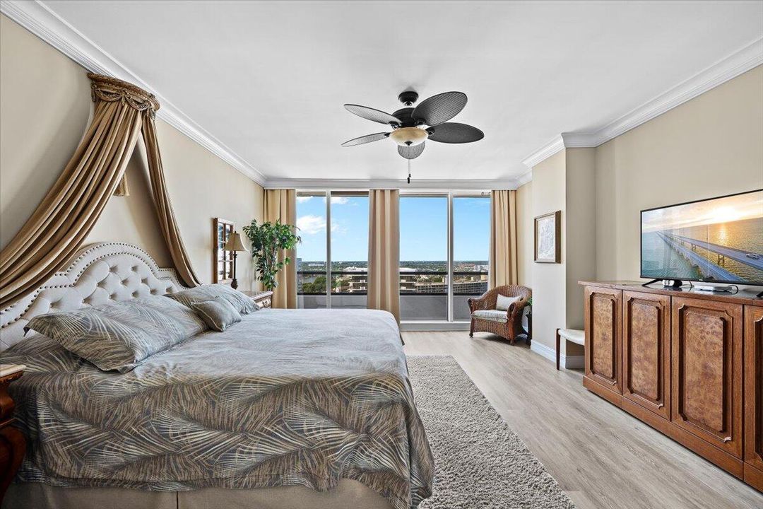 For Sale: $1,395,000 (2 beds, 2 baths, 2332 Square Feet)