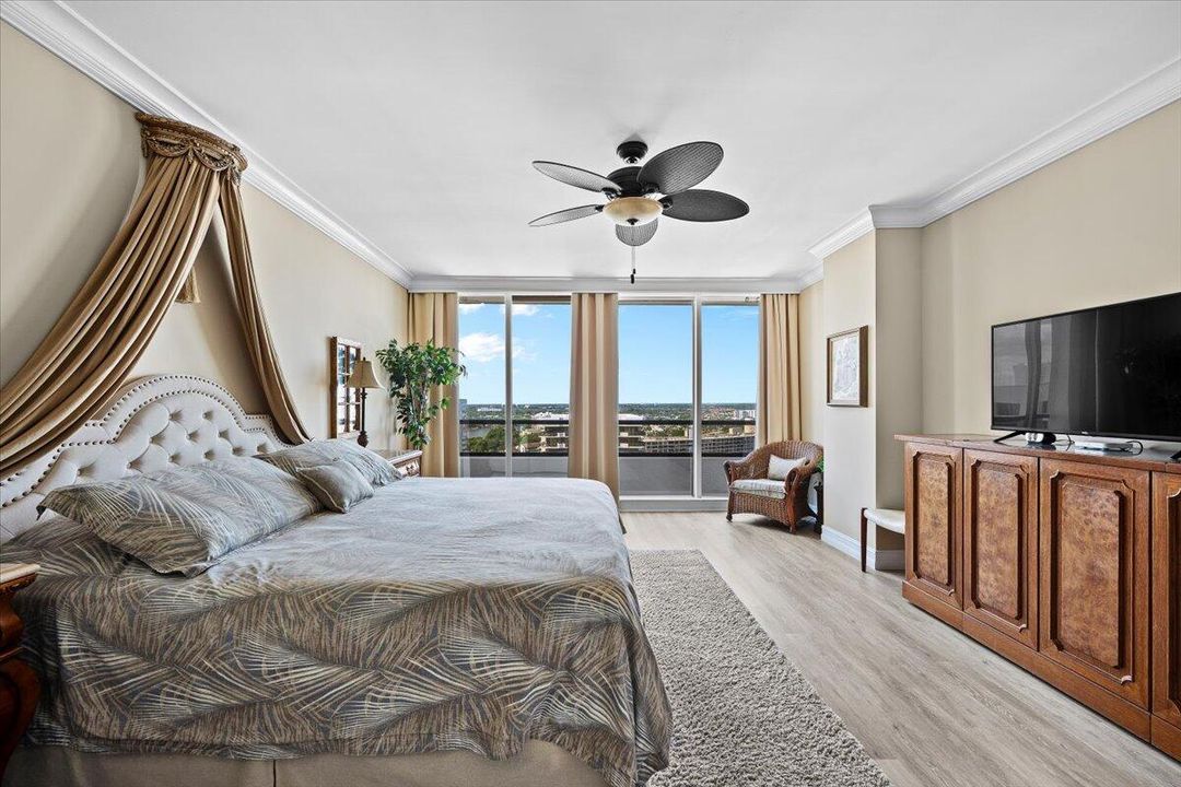 For Sale: $1,395,000 (2 beds, 2 baths, 2332 Square Feet)