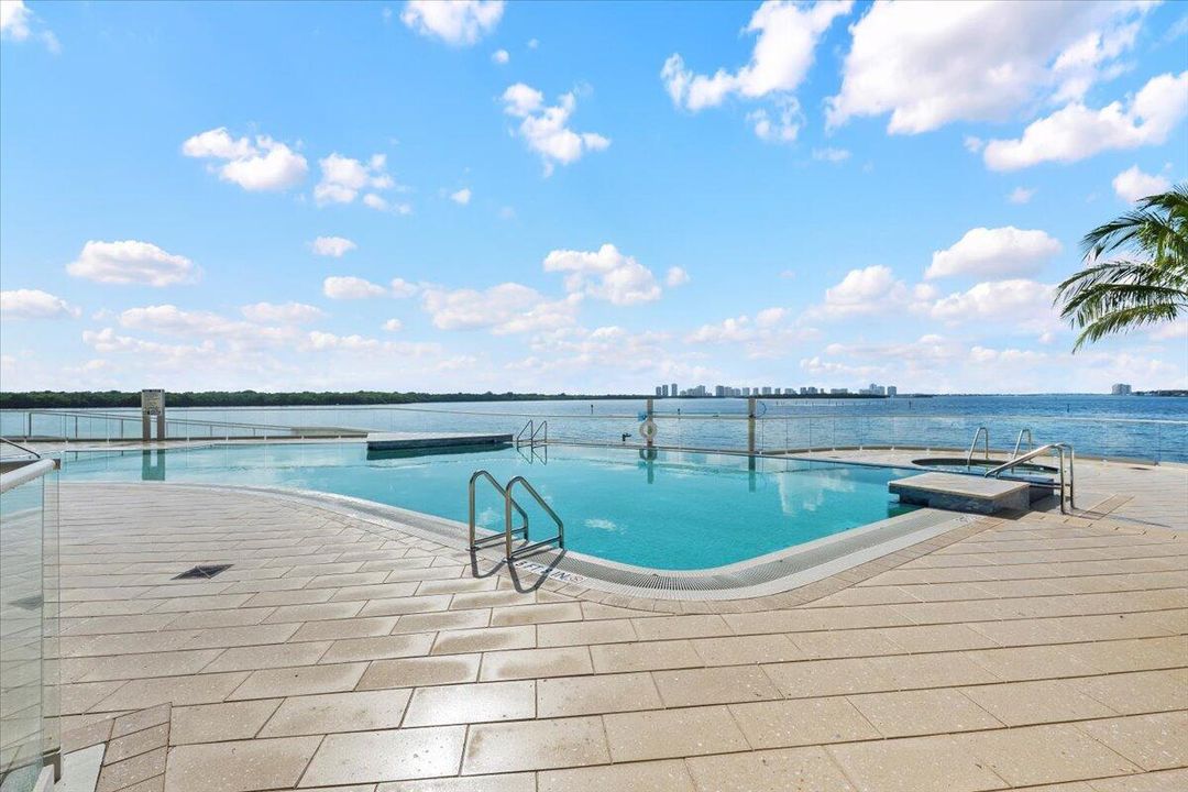 For Sale: $1,395,000 (2 beds, 2 baths, 2332 Square Feet)