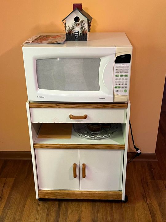 For Sale: $79,900 (1 beds, 1 baths, 646 Square Feet)