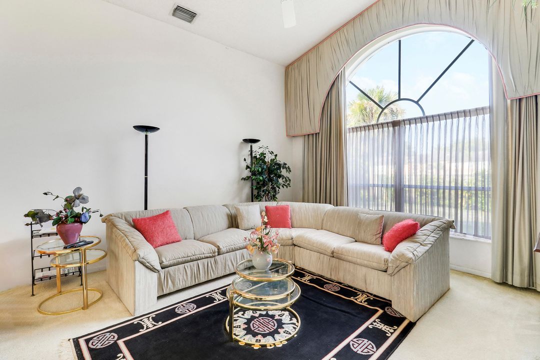 На продажу: $499,999 (3 спален, 2 ванн, 1808 Квадратных фут)