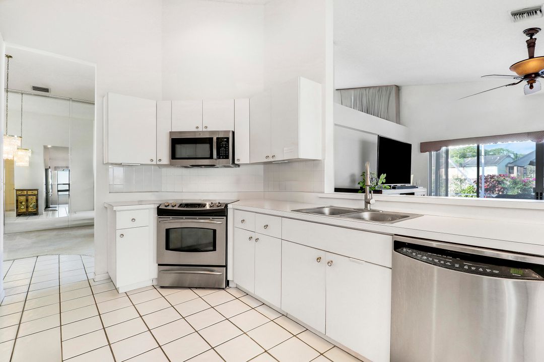 На продажу: $499,999 (3 спален, 2 ванн, 1808 Квадратных фут)