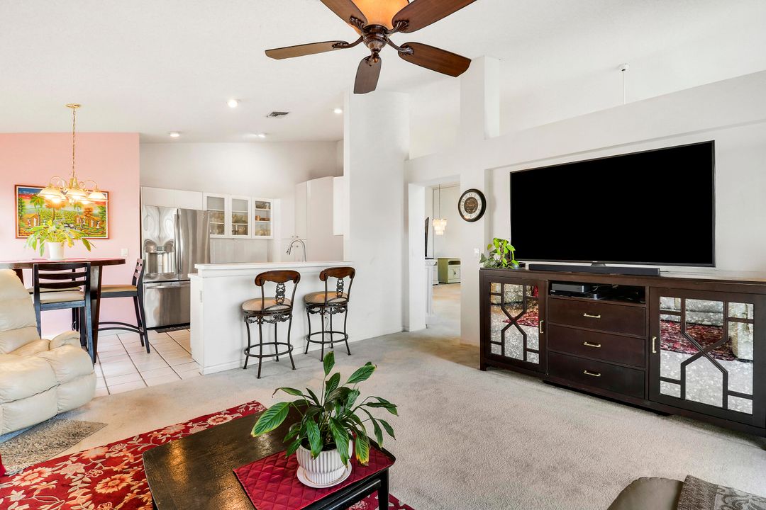 На продажу: $499,999 (3 спален, 2 ванн, 1808 Квадратных фут)