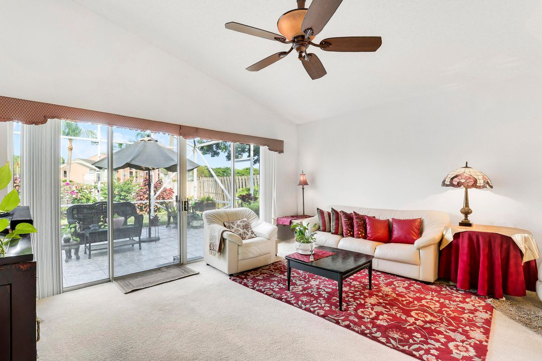 На продажу: $499,999 (3 спален, 2 ванн, 1808 Квадратных фут)