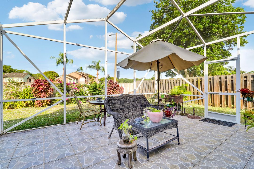 На продажу: $499,999 (3 спален, 2 ванн, 1808 Квадратных фут)