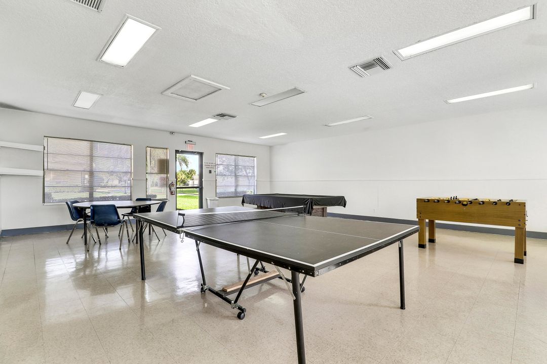 На продажу: $499,999 (3 спален, 2 ванн, 1808 Квадратных фут)