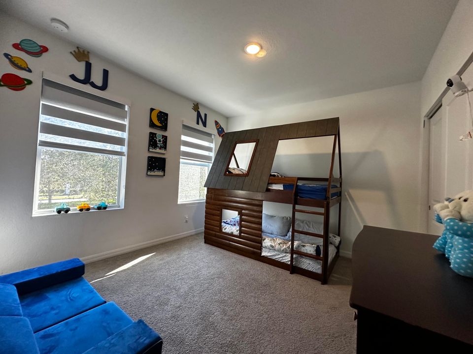 For Sale: $290,000 (3 beds, 2 baths, 1604 Square Feet)