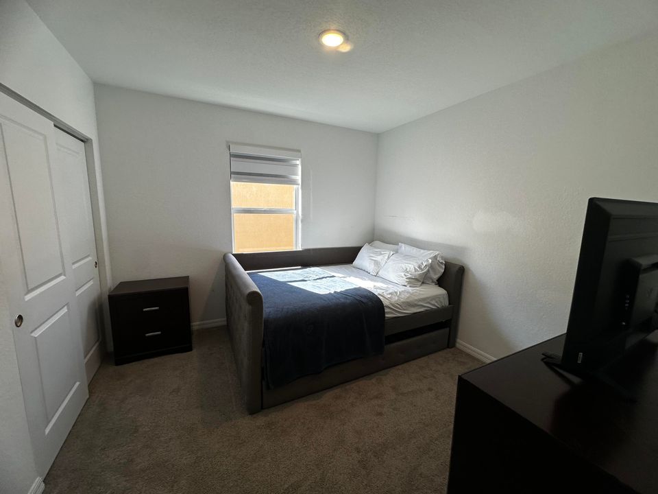 For Sale: $290,000 (3 beds, 2 baths, 1604 Square Feet)