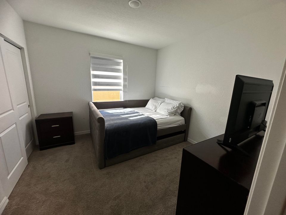 For Sale: $290,000 (3 beds, 2 baths, 1604 Square Feet)