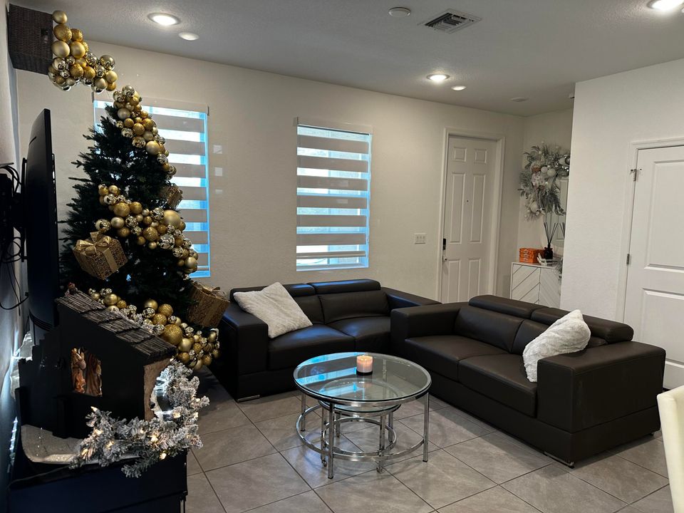 For Sale: $290,000 (3 beds, 2 baths, 1604 Square Feet)