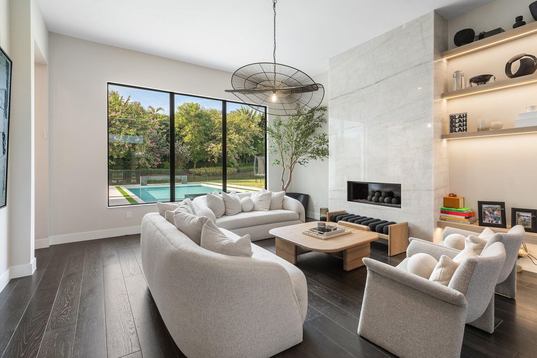 待售: $5,250,000 (6 贝兹, 7 浴室, 6175 平方英尺)