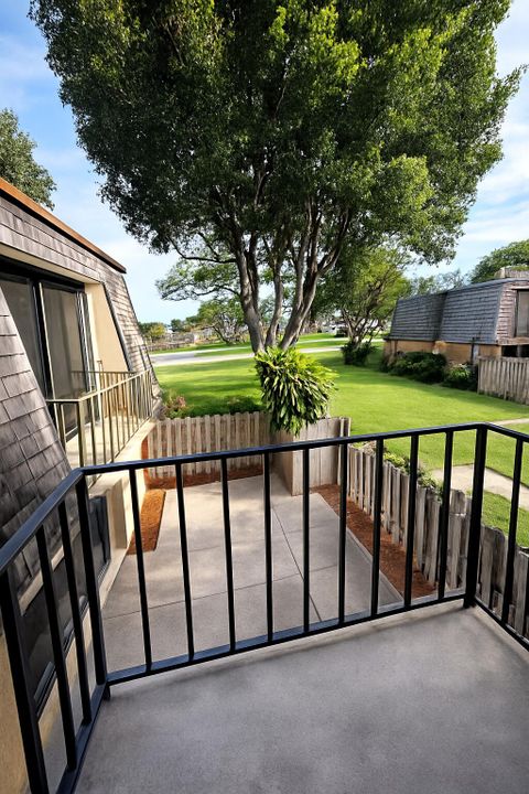 For Rent: $2,175 (2 beds, 2 baths, 1232 Square Feet)